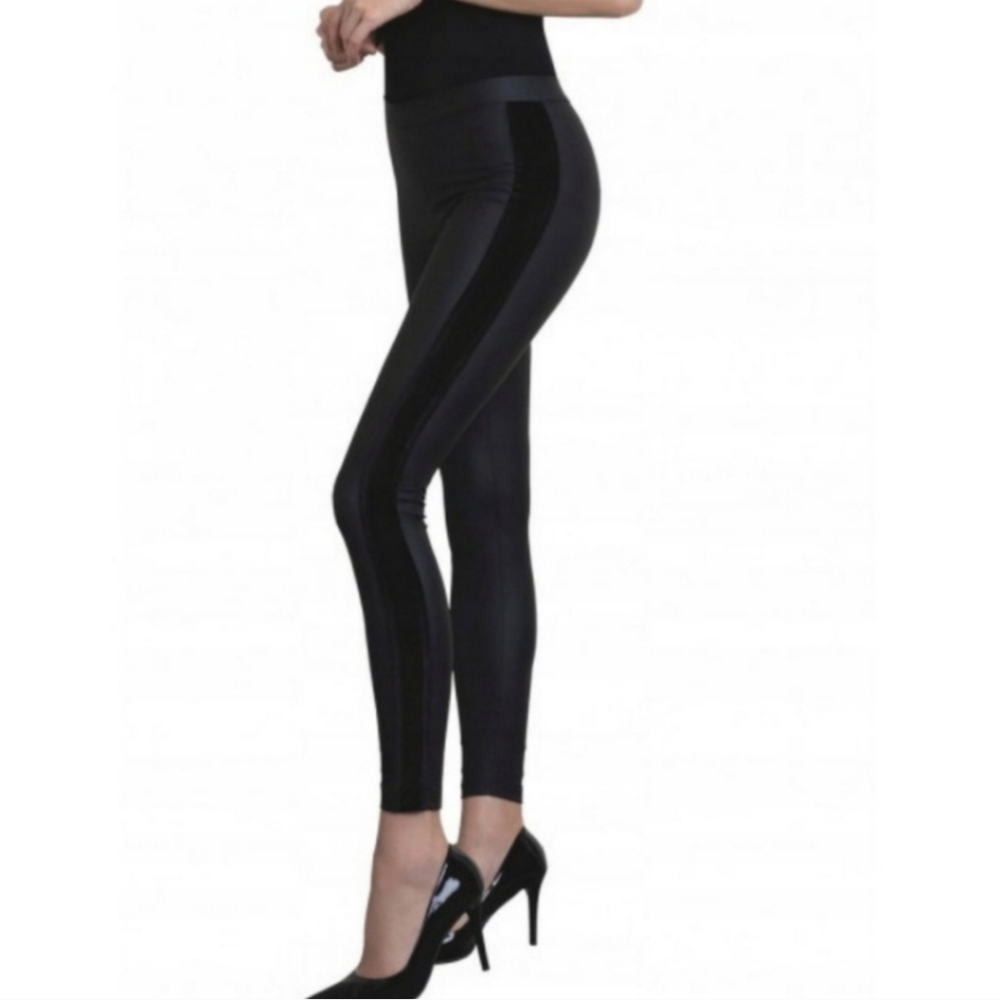 NWOT HUE Vegan Leather Body Gloss Spandex Leggings in Black